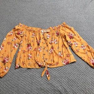 Off-the shoulder top